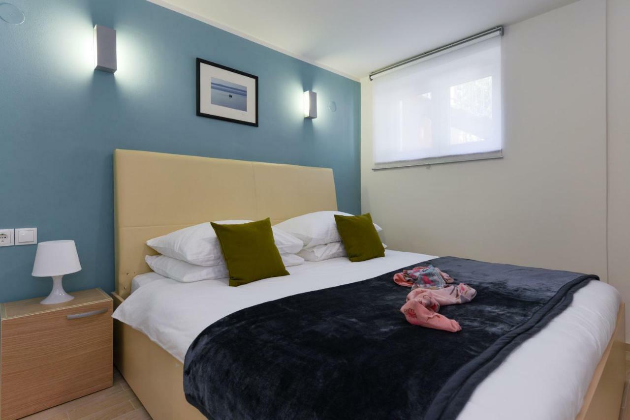 Cecilia Apartments ลุน ภายนอก รูปภาพ