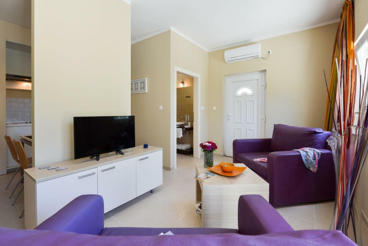Cecilia Apartments ลุน ภายนอก รูปภาพ