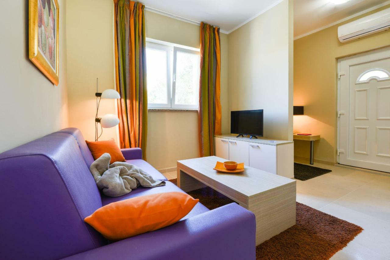 Cecilia Apartments ลุน ภายนอก รูปภาพ